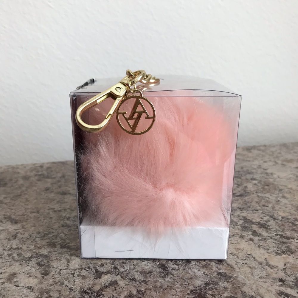 Adrienne Vittadini Bag Charm Power Bank - Picture 2 of 8